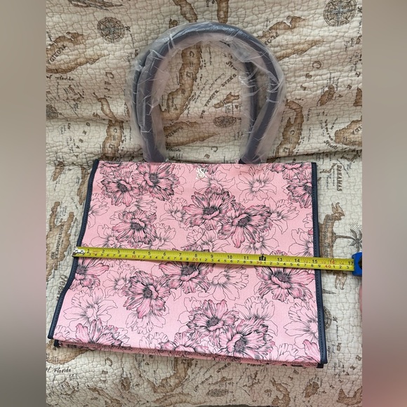 Victoria’s Secret floral tote - Picture 5 of 7